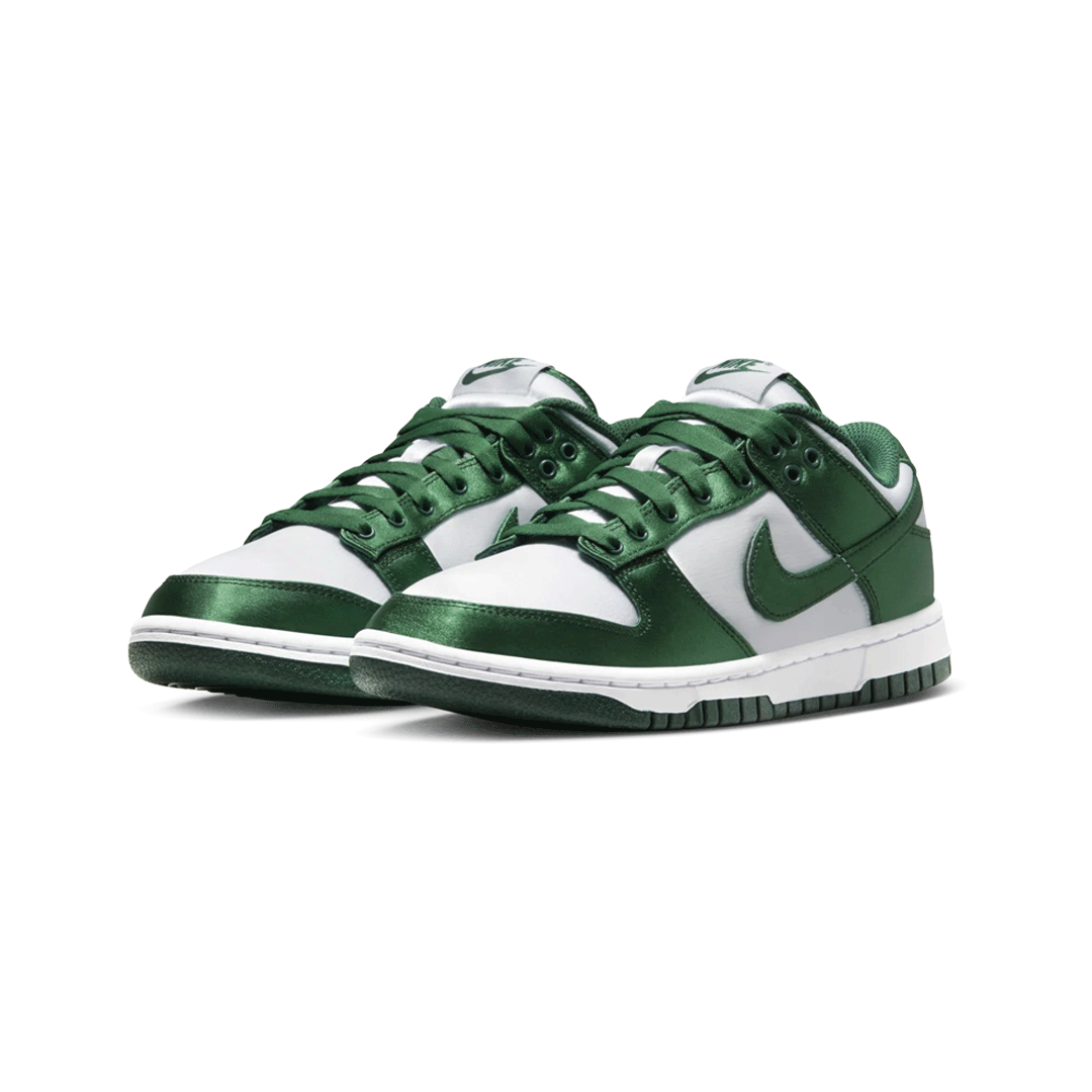 W NIKE DUNK LOW ESS SNKR DX5931-100 WHITE/TEAM GREEN