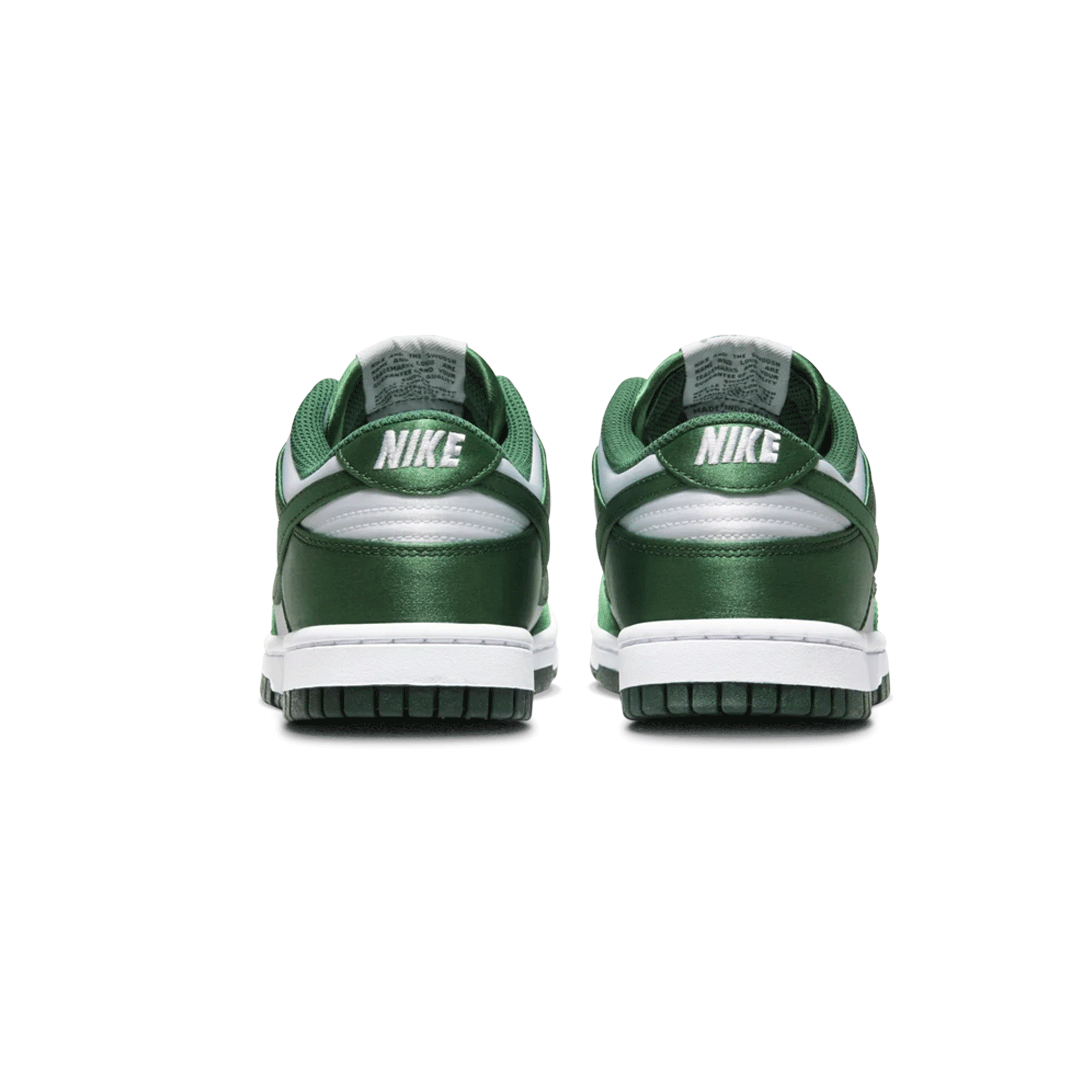 W NIKE DUNK LOW ESS SNKR DX5931-100 WHITE/TEAM GREEN