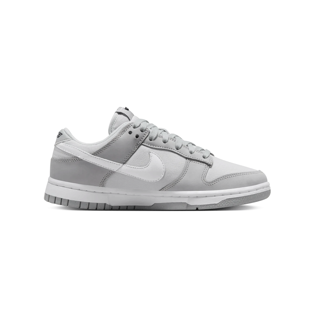 W NIKE DUNK LOW LX NBHD FB7720-002 LT SMOKE GREY/WHITE